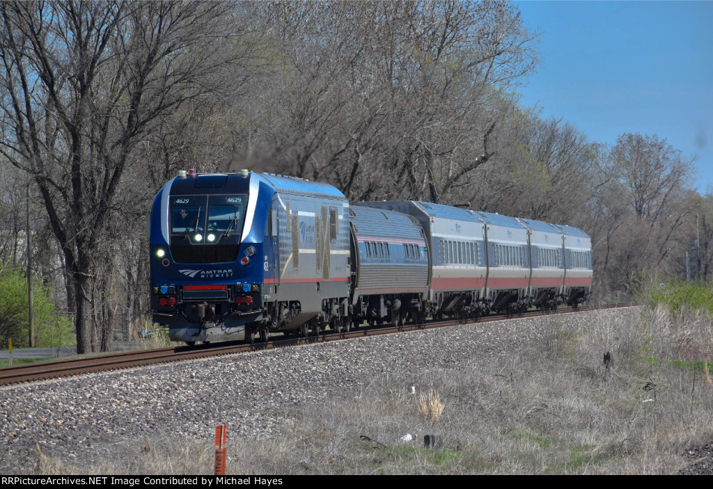 Amtrak southbound at 25th Street